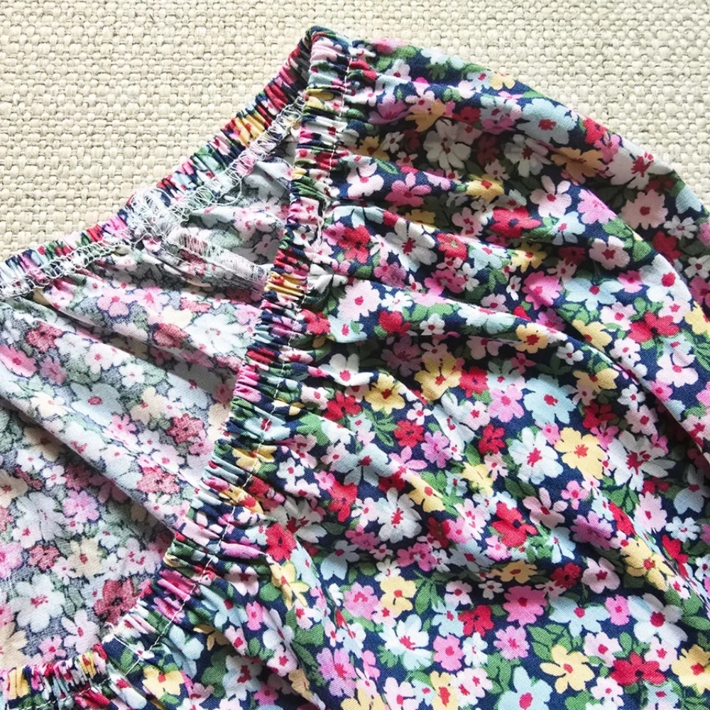TUCKERNUCK Pomander Place Ditsy Floral Brooks Blouse Size Small